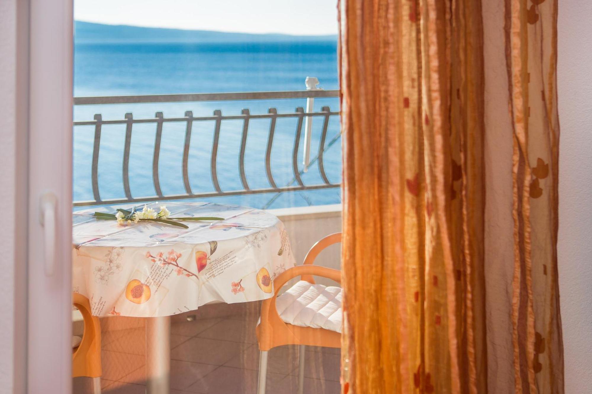 Beach Penthouse Diamond Оміш Екстер'єр фото