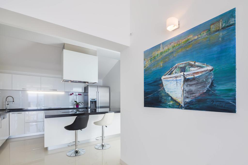 Beach Penthouse Diamond Оміш Екстер'єр фото