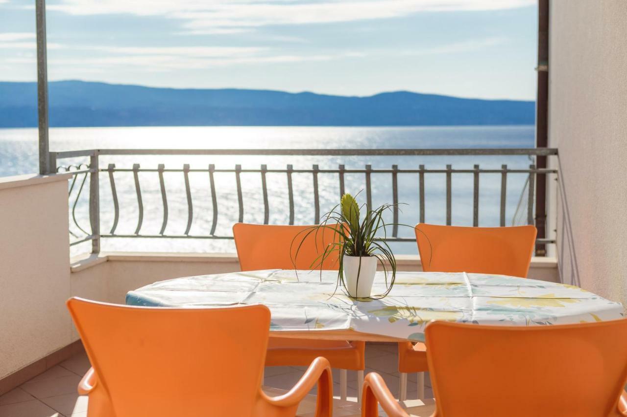 Beach Penthouse Diamond Оміш Екстер'єр фото